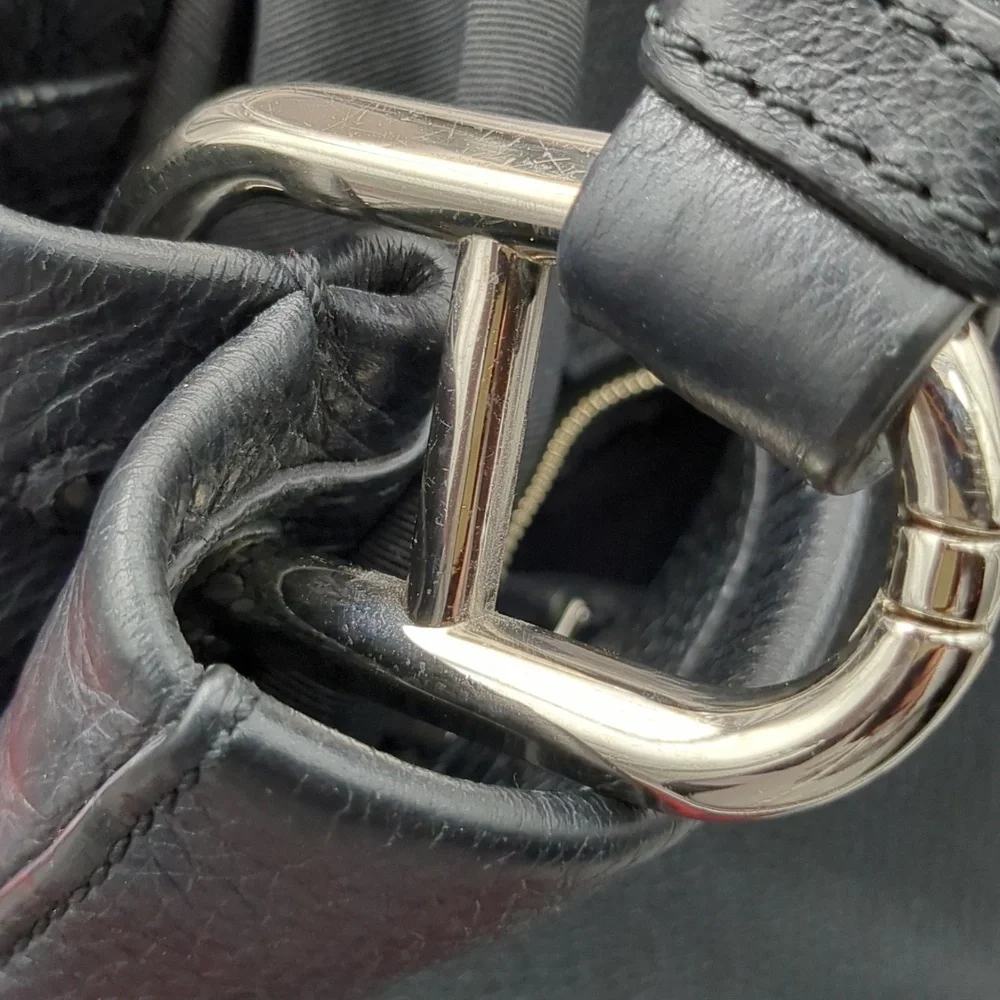 Marc Jacobs black pebble